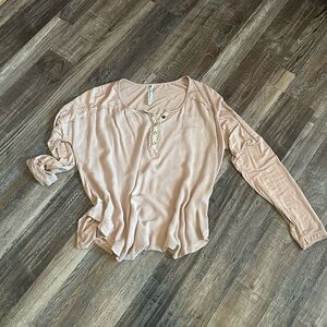 Multimedia Henley Type Top